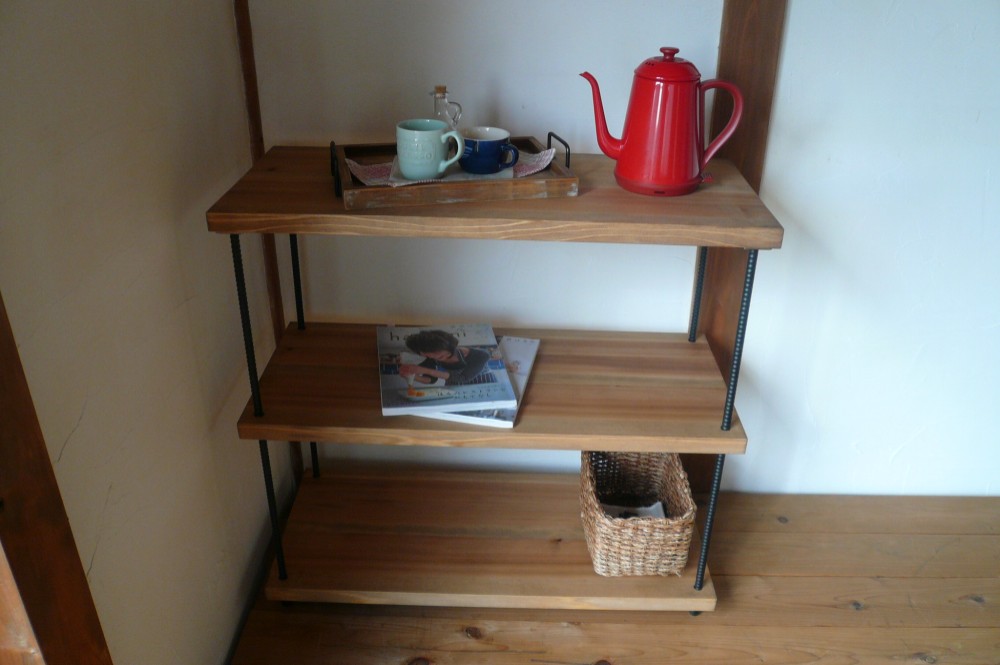 天然木とアイアンのカフェ風3段ラック（焼かないバージョン）【アジャスター付き】　色違い　オール無垢仕様