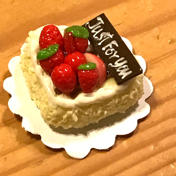 ミニチュアケーキ　Just For You クリーム色【送料込】 2枚目の画像