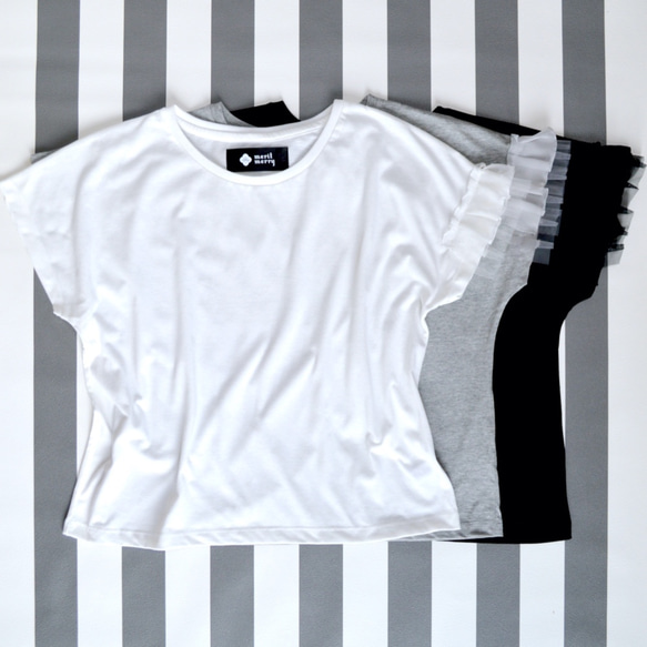 MSGM フリル付き黒半袖Tシャツ　美品　値下げ不可 MSGM フリル付き黒半袖Tシャツ 美品 値下げ不可