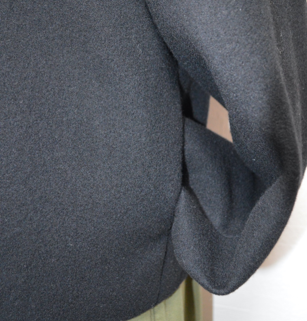 ウールのノーカラーコート♡ 合わせやすいショート丈♡ 金ボタンがアクセント♡