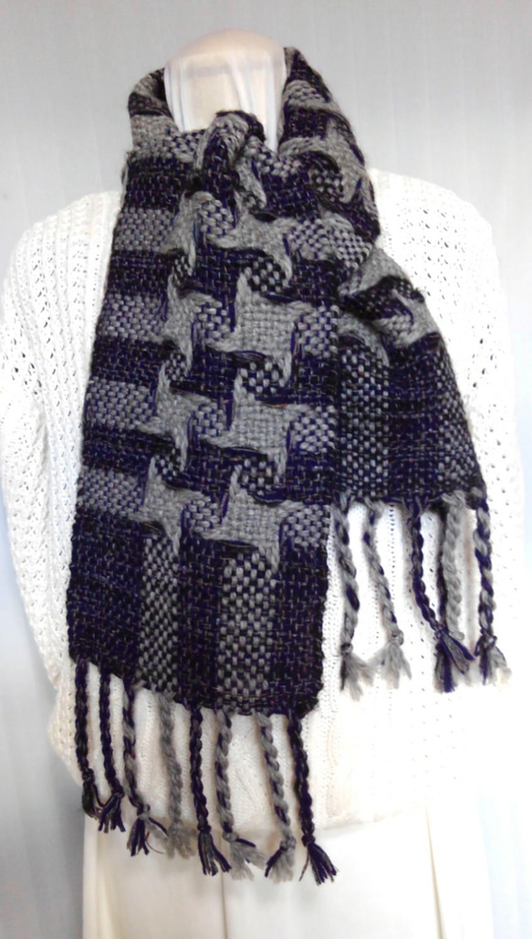 暖かな手織りマフラー 1枚目の画像