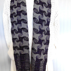 暖かな手織りマフラー 4枚目の画像