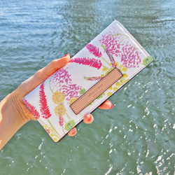 Spring Flowers 牛革の薄い長財布 ピンク　イエロー　グリーン　レザー　本革　花柄　ボタニカル 9枚目の画像