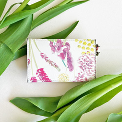 Spring Flowers カードも入る牛革キーケース　イエロー ピンク　グリーン　革　スマートキー　本革　ミニ財布　 2枚目の画像