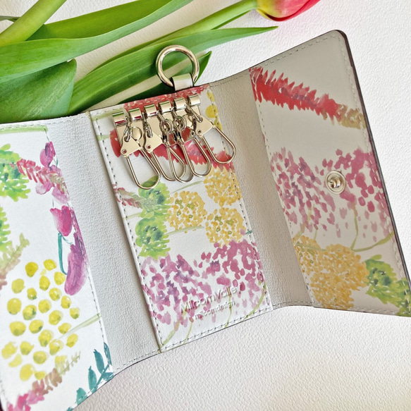 Spring Flowers カードも入る牛革キーケース　イエロー ピンク　グリーン　革　スマートキー　本革　ミニ財布　 3枚目の画像