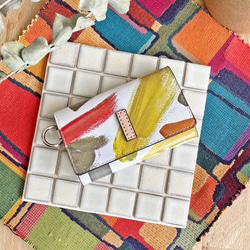 SUISAI カードも入る牛革キーケース　赤　イエロー　カーキ　ホワイト　革　スマートキー　本革　レザー ミニ財布 3枚目の画像