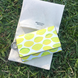 シチリア産レモン カードも入るキーケース 牛革　イエロー　スマートキー フルーツ　ミニ財布 1枚目の画像
