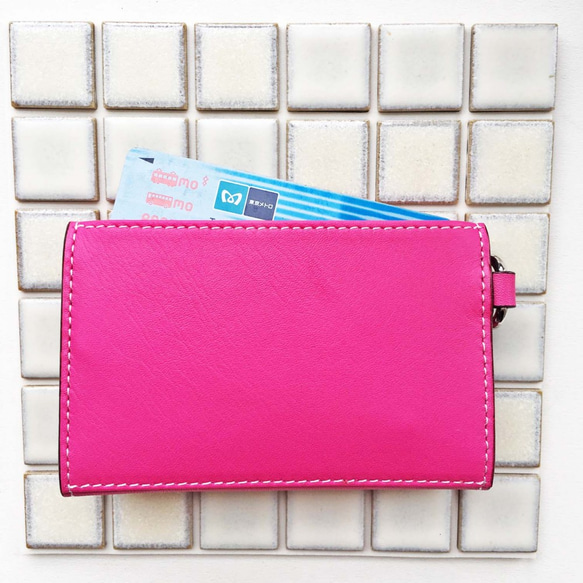 鮮やかピンク カードも入るキーケース 牛革　スマートキー　ミニ財布　本革 3枚目の画像