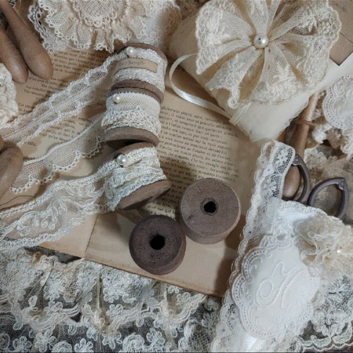 アンティークメルスリー風糸巻きアレンジ