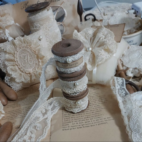 シャビーシックなホワイト糸巻き2個 シャビーシックなホワイト糸巻き2個