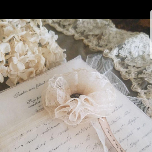 アンティーク風　洋書　コサージュ　チュールレース　フレンチ　シャビー　レトロ アンティーク風洋書コサージュチュールレースフレンチシャビーレトロ