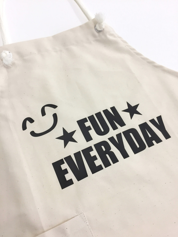 エプロン　FUN EVERYDAY 1枚目の画像