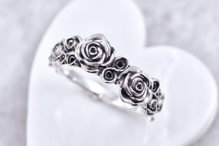 Rose Eternity Ring（ローズエタニティリング）