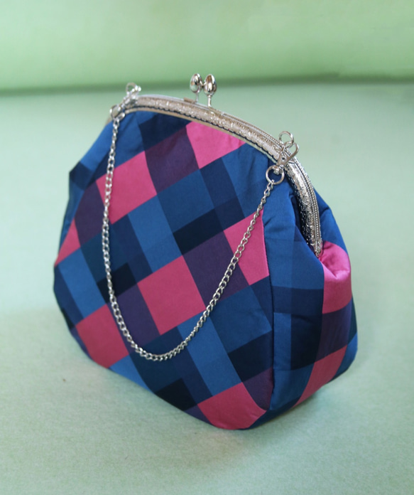 たっぷり入る Kimon ハンドバック 1枚目の画像