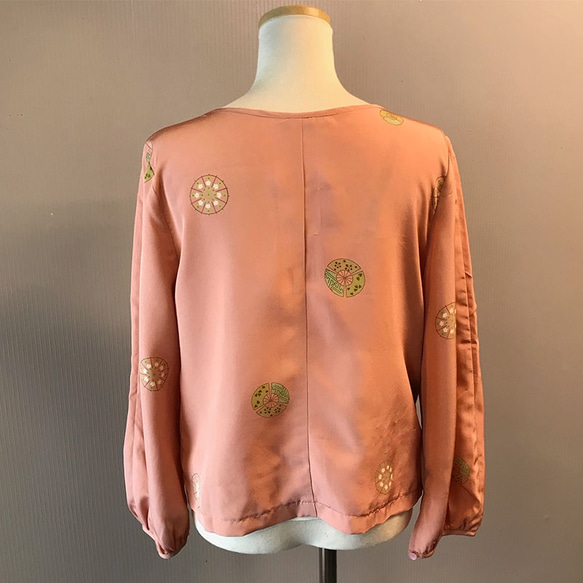 和柄シルクブラウス（長襦袢リメイク）SALE❗️ 4枚目の画像