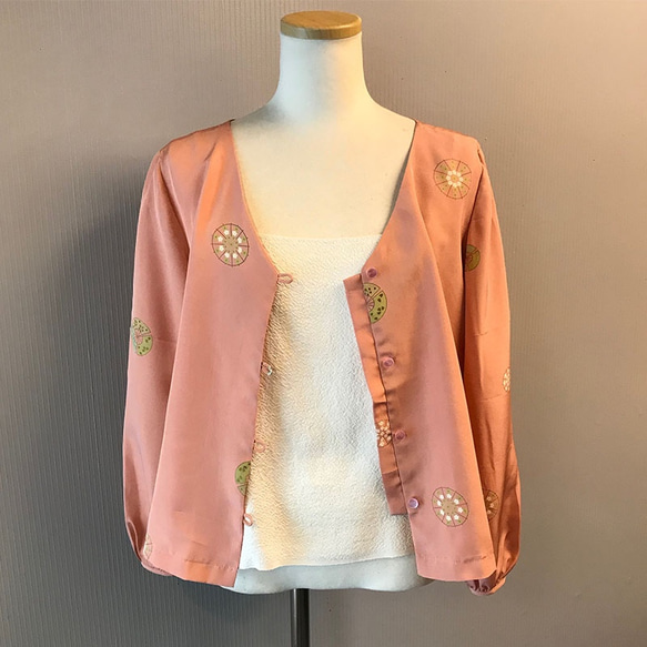 和柄シルクブラウス（長襦袢リメイク）SALE❗️ 8枚目の画像