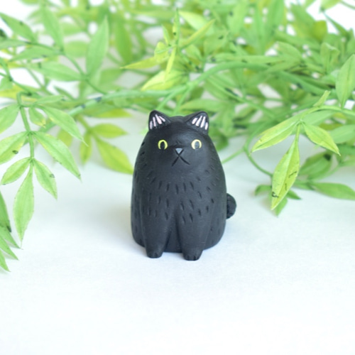 お座りふさふさ黒猫 置物 立体・オブジェ m-zokei 通販 9295394
