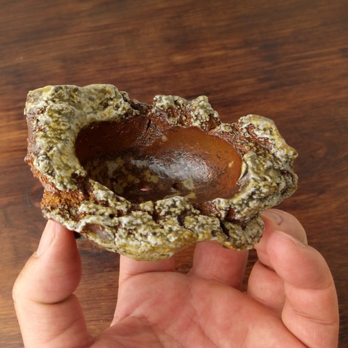 【天然自然石・一輪挿し鉢・寄せ植え鉢・小品盆栽鉢・石鉢・蹲・水鉢】庭石オブジェ 自然石風 焼き締めミニ盆栽鉢・植木鉢(幅10.6cm 高さ5.3cm) 小品盆栽