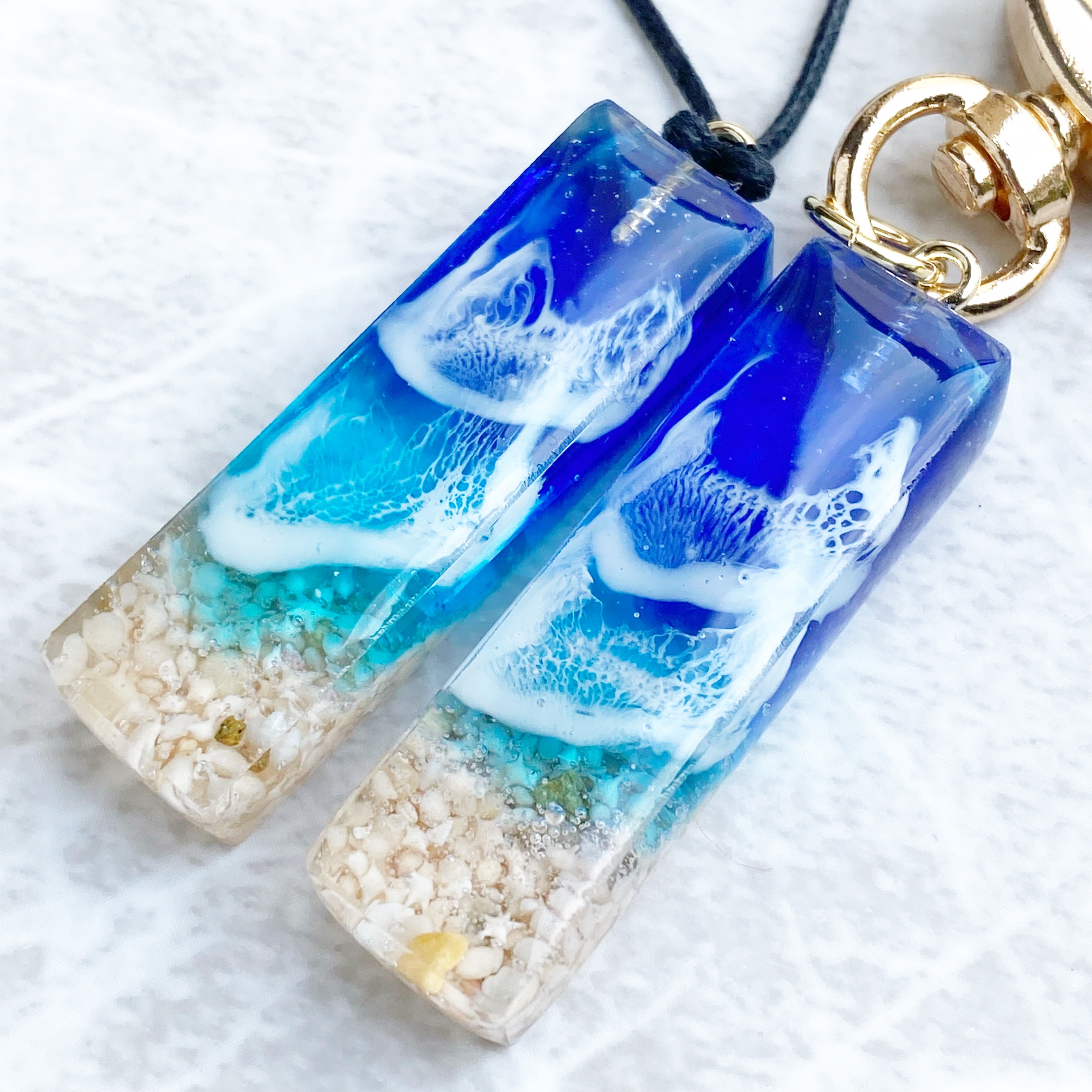 波打ち際を切り取った 海レジンアートのスティックキーホルダー 