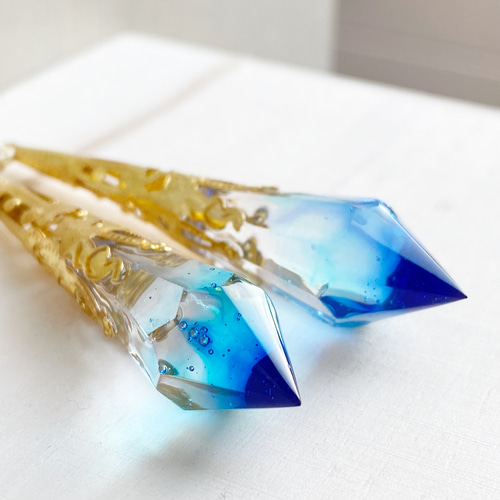 氷の月 ムーンストーン風の魔法ペンデュラム ピアス/イヤリング 氷の月