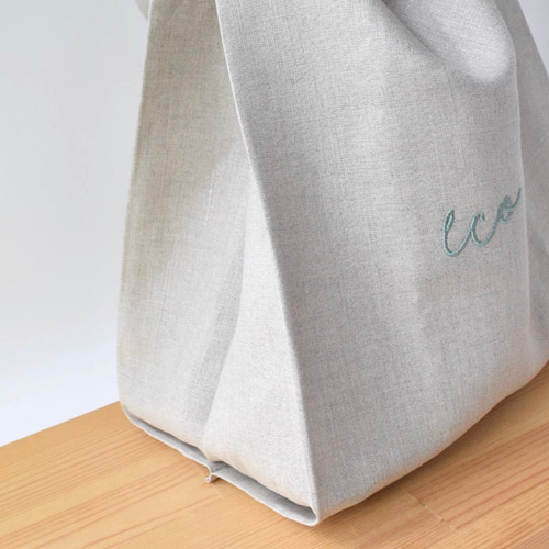 お弁当が傾かない、リネンの刺繍エコバッグ【名入れ・選べる9色