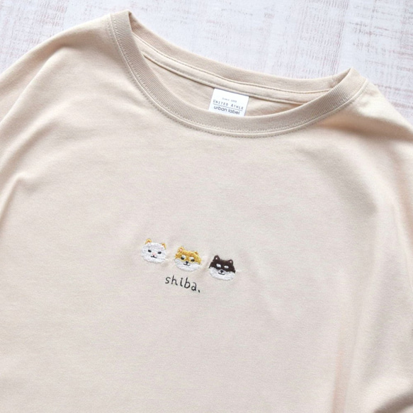 ビッグシルエット 柴犬刺繍Tシャツ 《サンドベージュ》メンズ レディース トップス 大人 シバイヌ 1枚目の画像