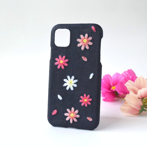 コスモス 刺繍iPhoneケース　リネン スマホケース iPhone12 iPhone13 iPhoneSE 秋 秋桜 6枚目の画像