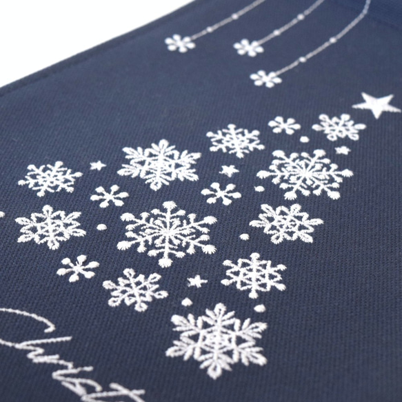 クリスマス間に合います！雪の結晶クリスマスツリー 刺繍タペストリー《ミニ》スノーツリー 雪の結晶 コンパクト Xmas 3枚目の画像