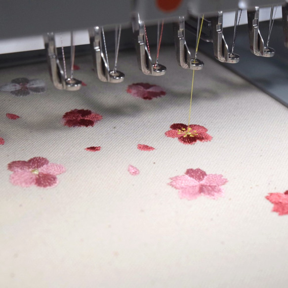 刺繍命名ボード《桜と梅》A5サイズ 命名書 名前旗 梅 桜 出産祝い こどもの日 端午の節句 五月人形 12枚目の画像