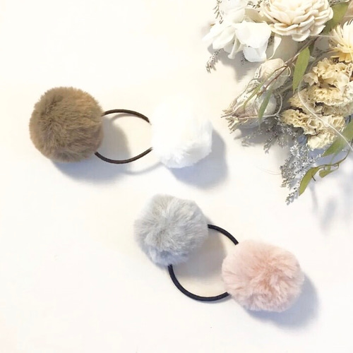 2つで350円♡♡ファーポンポン ヘアゴム ファー ポンポン 秋コーデ 冬 