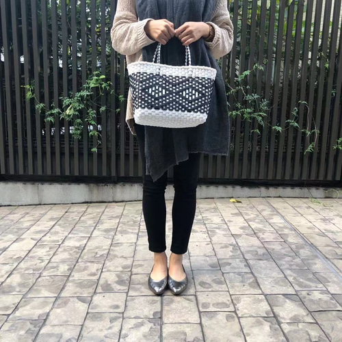 台湾雑貨店]カゴバッグ 持ち手 ブラック/ホワイト かごバッグ 台湾雑貨