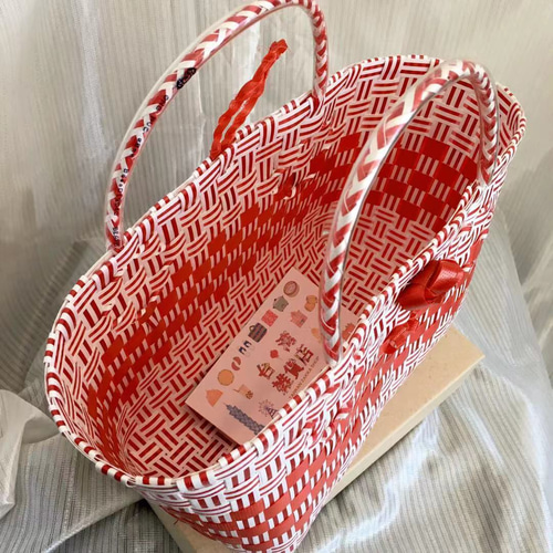 台湾雑貨店]カゴバッグ プラ持ち手 レッド/ホワイト かごバッグ 台湾
