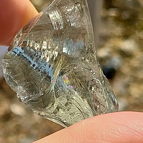 シャスタ山の麓の恵みのアンダラクリスタル 20g 天然石 Sheer