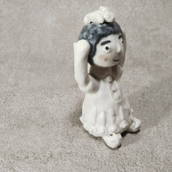 女の子の人形（陶の置物） 3枚目の画像