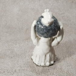 女の子の人形（陶の置物） 5枚目の画像