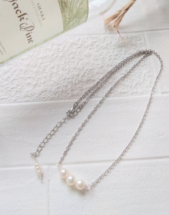3粒並んだ淡水パールのネックレス✧シンプル✧3ストーン✧ホワイトパール✧真珠✧華奢✧リーズナブル✧簡易包装で送料84円✧ 5枚目の画像