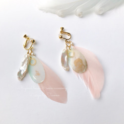 Pink feathers & baroque pearlsイヤリング（ピアス 2枚目の画像