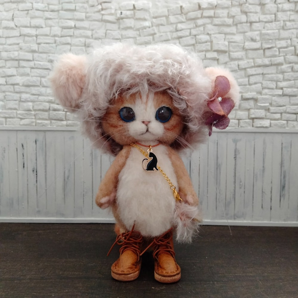 ぽんぽん帽子をかぶったねこ 羊毛フェルト ぬいぐるみ 羊毛