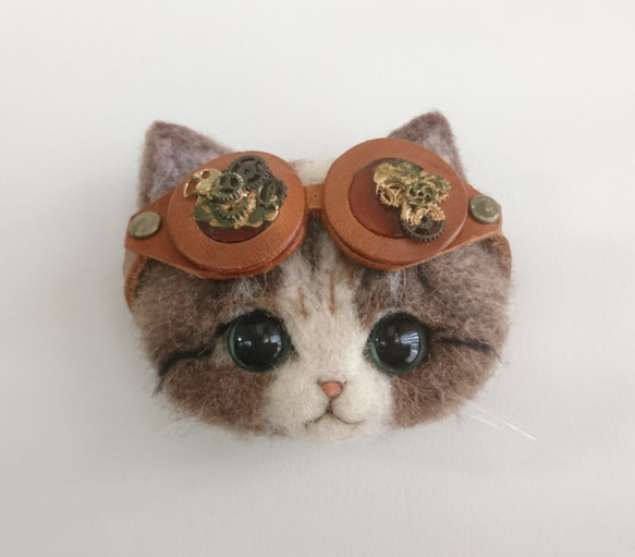 ごーぐるにゃんこブローチ　羊毛フェルト　猫　ブローチ キジシロ　スチームパンク　steampunk 1枚目の画像