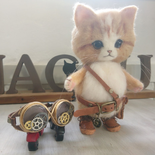 スチームパンク 猫 壁掛けオブジェ ハンドメイド 羊毛フェルト猫 羊毛