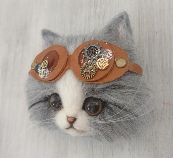 ごーぐるにゃんこブローチ　羊毛フェルト　長毛猫　ブローチ サバシロ　スチームパンク　steampunk 5枚目の画像