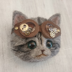 ごーぐるにゃんこブローチ　羊毛フェルト　猫　ブローチ キジトラ スチームパンク　バッグチャーム加工 3枚目の画像