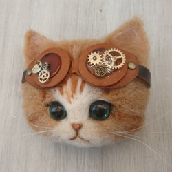 ごーぐるにゃんこブローチ　羊毛フェルト　猫　ブローチ 茶シロ　スチームパンク　steampunk 2枚目の画像