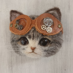 ごーぐるにゃんこブローチ　羊毛フェルト　猫　ブローチ キジトラ白 スチームパンク　steampunk 2枚目の画像