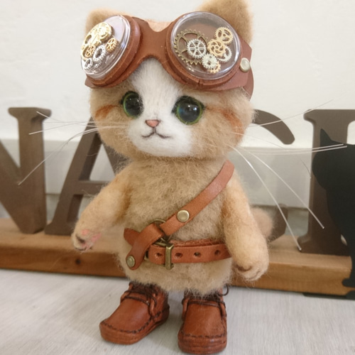羊毛フェルト　お座り子猫　白猫　スチームパンク　アートドール 羊毛フェルト お座り子猫 白猫 スチームパンク アートドール