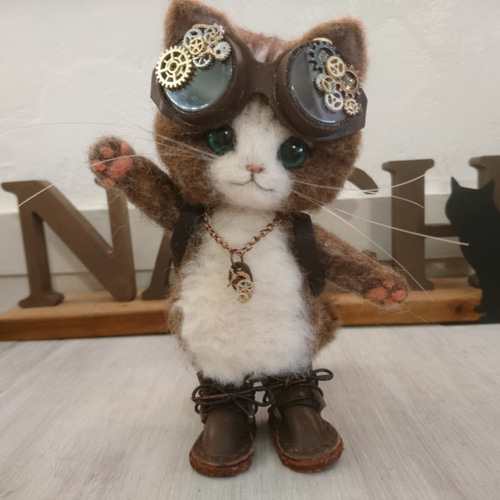 スチームパンクのキジ白猫 羊毛フェルト 置物 全身可動 ねこ