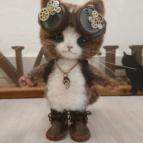 スチームパンクのキジ白猫 羊毛フェルト 置物 全身可動 ねこ