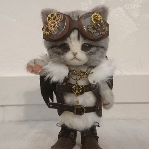 スチームパンクのサバしろ猫 羊毛フェルト 置物 全身可動 ねこ スチームパンクのサバしろ猫 羊毛フェルト 置物 全身可動 ねこ
