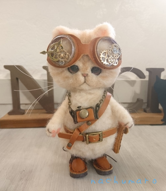 スチームパンクのカメラ猫 羊毛フェルト 置物　全身可動 ねこ　エキゾチックショートヘア　ぬいぐるみ　人形 雑貨 1枚目の画像