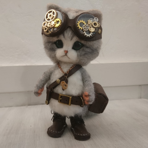 羊毛フェルト　ゴミ箱を占領してる茶白猫【ハンドメイド　ぬいぐるみ 楽天市場】白ねこ・三毛猫・茶トラ猫の赤ちゃん 手作りキット